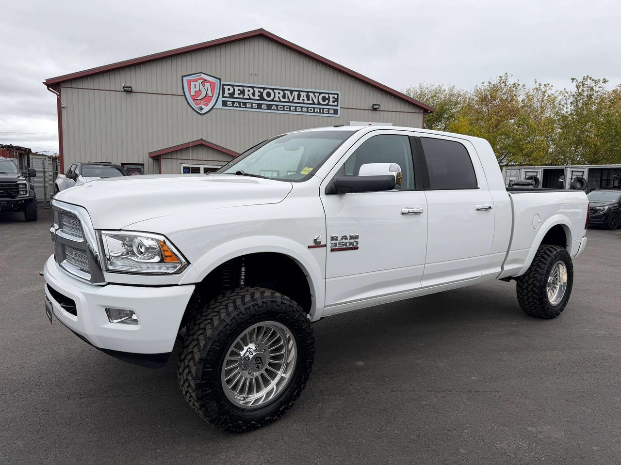 2014 RAM 3500 Limited Longhorn Photo2