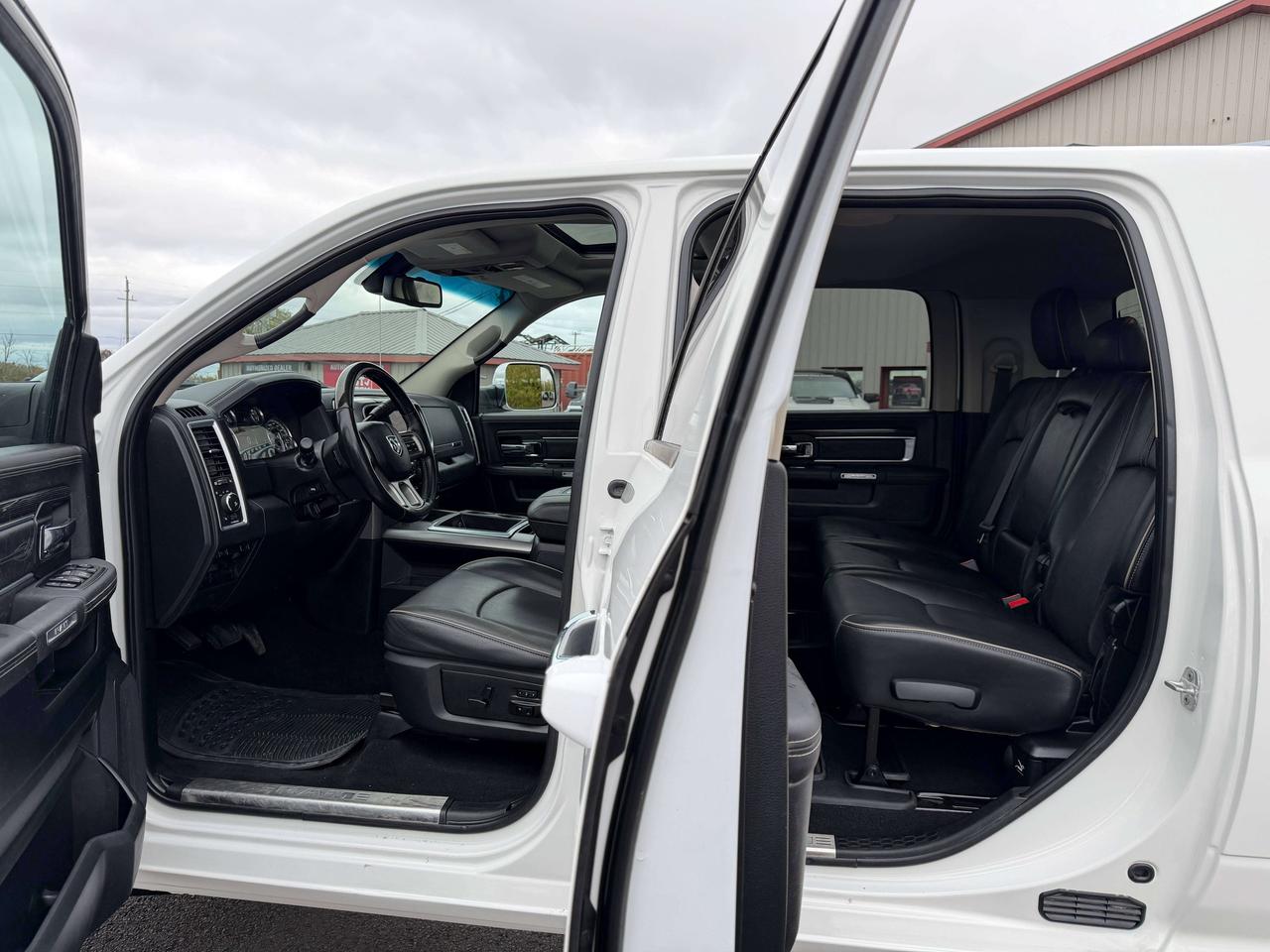 2014 RAM 3500 Limited Longhorn Photo