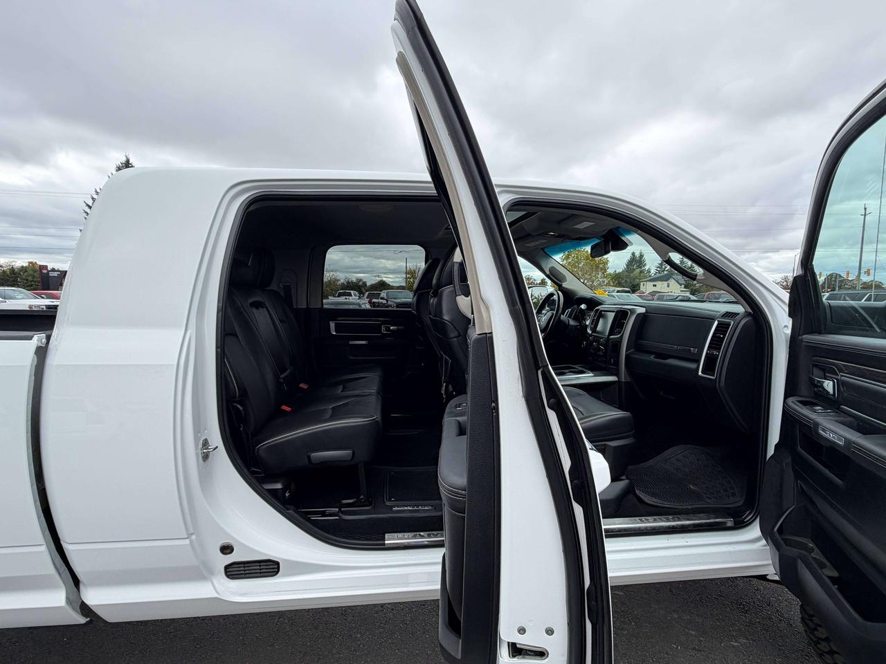 2014 RAM 3500 Limited Longhorn Photo