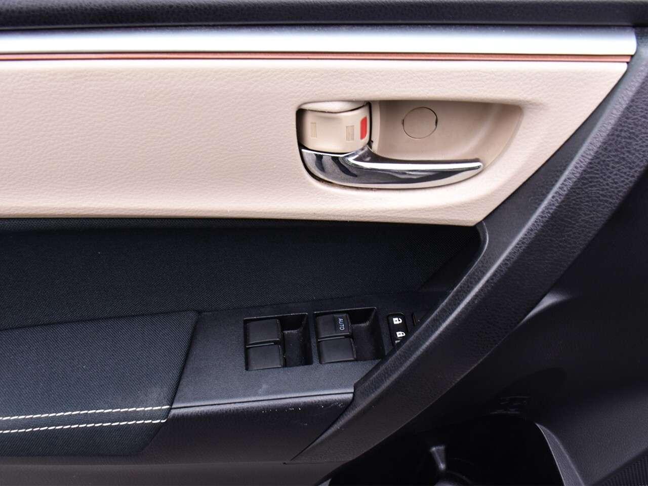 2015 Toyota Corolla  Photo