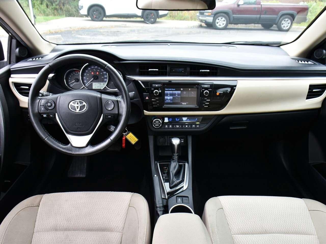 2015 Toyota Corolla  Photo