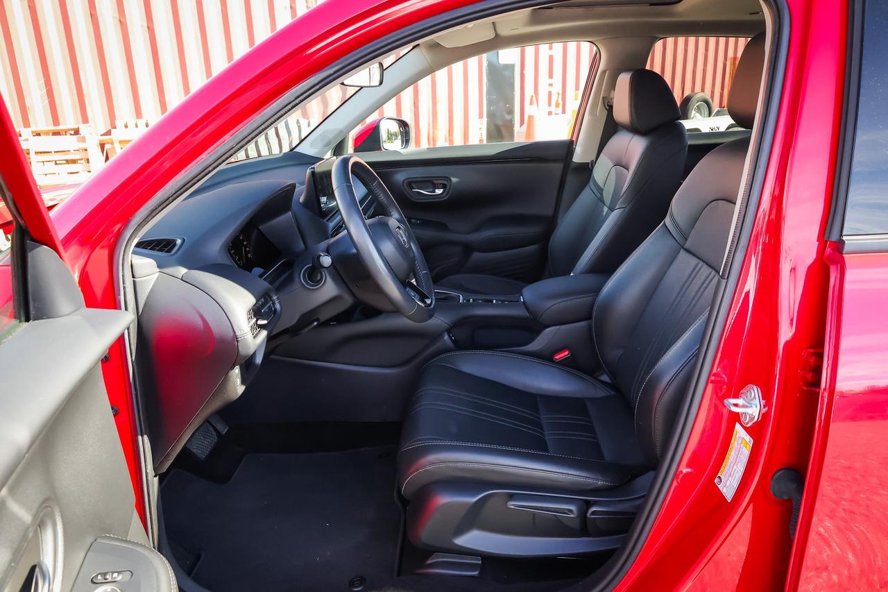 2025 Honda HR-V EX-L Navi 4dr All-Wheel Drive Photo