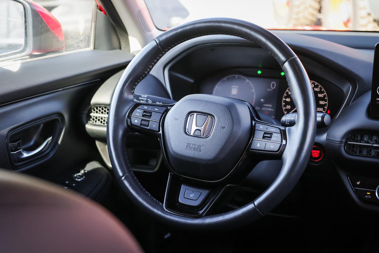 2025 Honda HR-V EX-L Navi 4dr All-Wheel Drive Photo