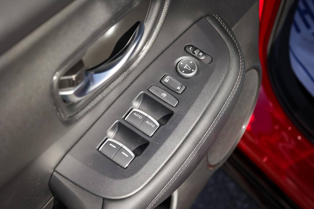 2025 Honda HR-V EX-L Navi 4dr All-Wheel Drive Photo