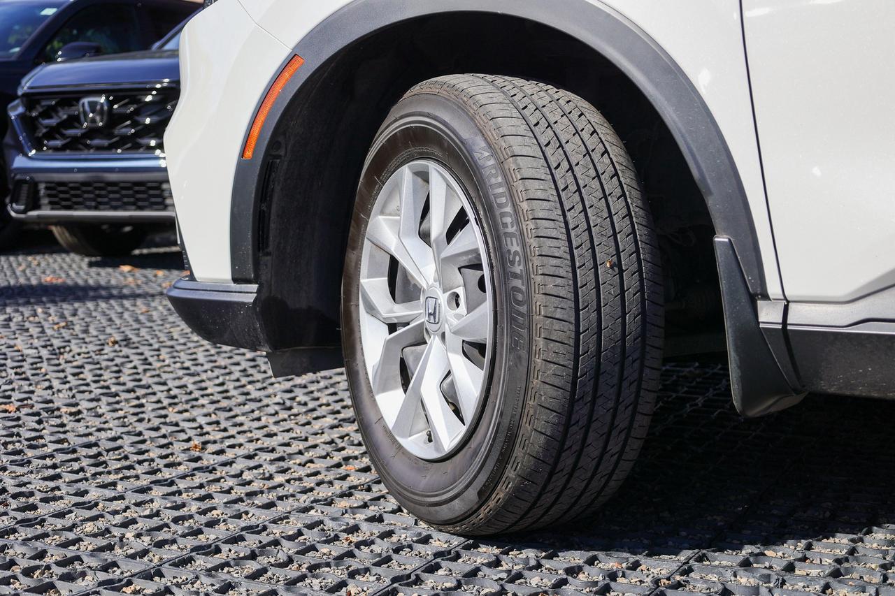 2025 Honda CR-V LX 4dr All-wheel Drive Photo