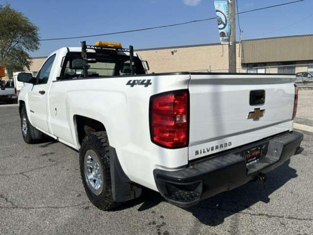 2016 Chevrolet Silverado 1500 4WD 5.3L V8 **REGULAR CAB-8 FOOT LONG BOX** Photo