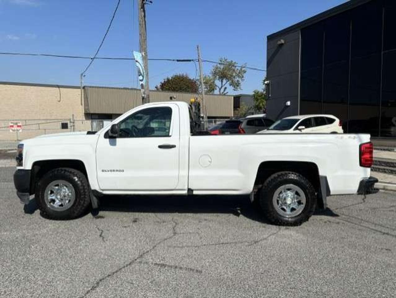 2016 Chevrolet Silverado 1500 4WD 5.3L V8 **REGULAR CAB-8 FOOT LONG BOX** Photo