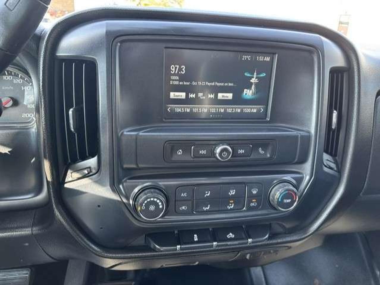 2016 Chevrolet Silverado 1500 4WD 5.3L V8 **REGULAR CAB-8 FOOT LONG BOX** Photo