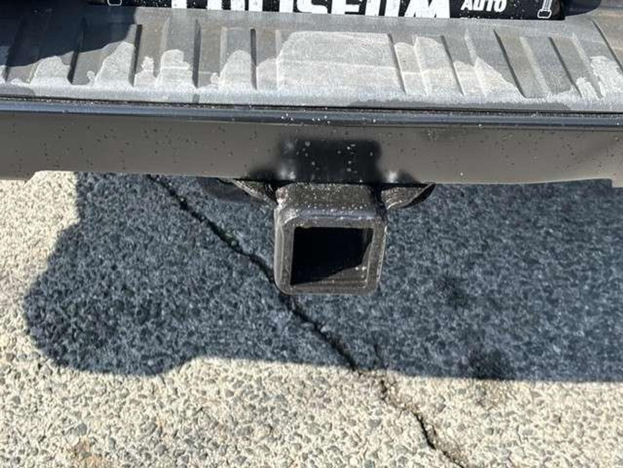 2016 Chevrolet Silverado 1500 4WD 5.3L V8 **REGULAR CAB-8 FOOT LONG BOX** Photo