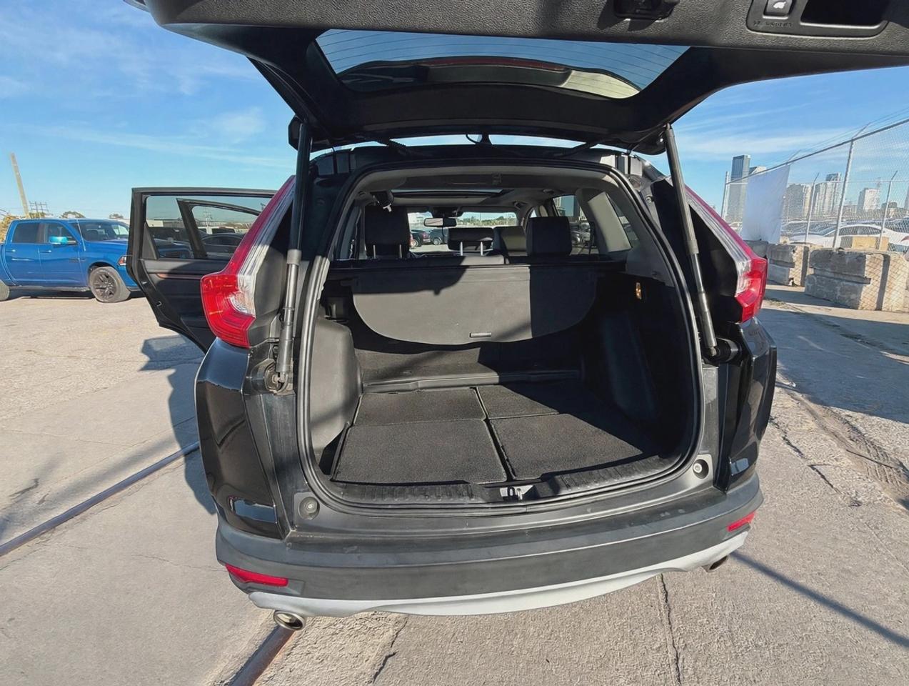 2019 Honda CR-V Touring Photo2