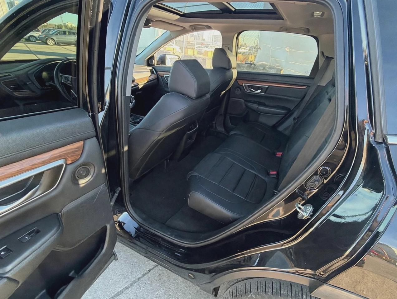 2019 Honda CR-V Touring Photo