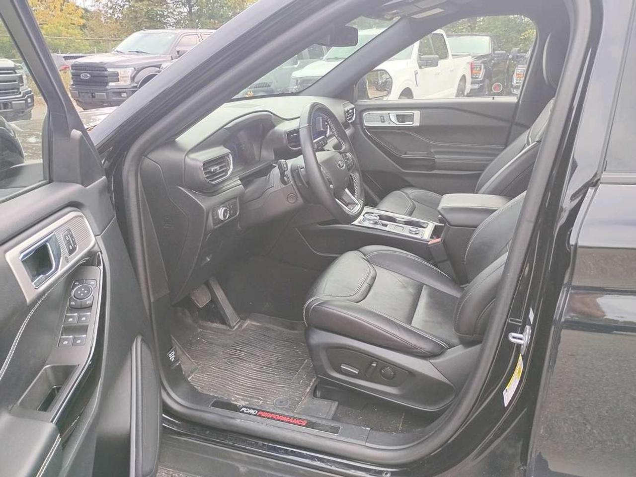 2022 Ford Explorer ST Photo