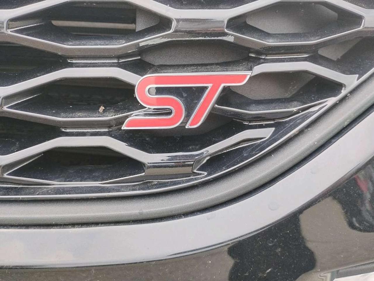 2022 Ford Explorer ST Photo
