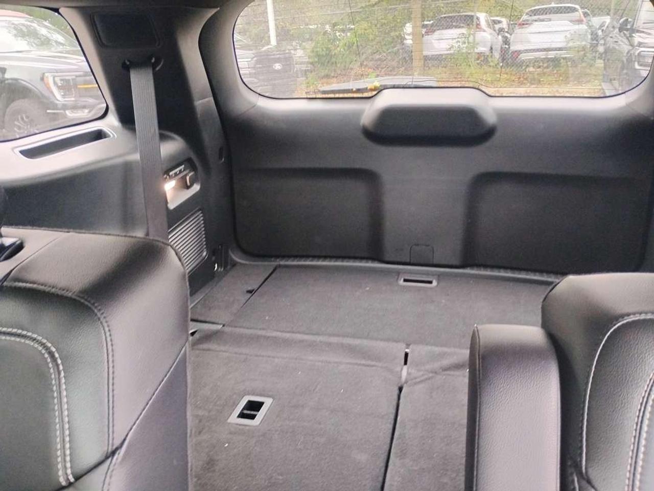 2022 Ford Explorer ST Photo
