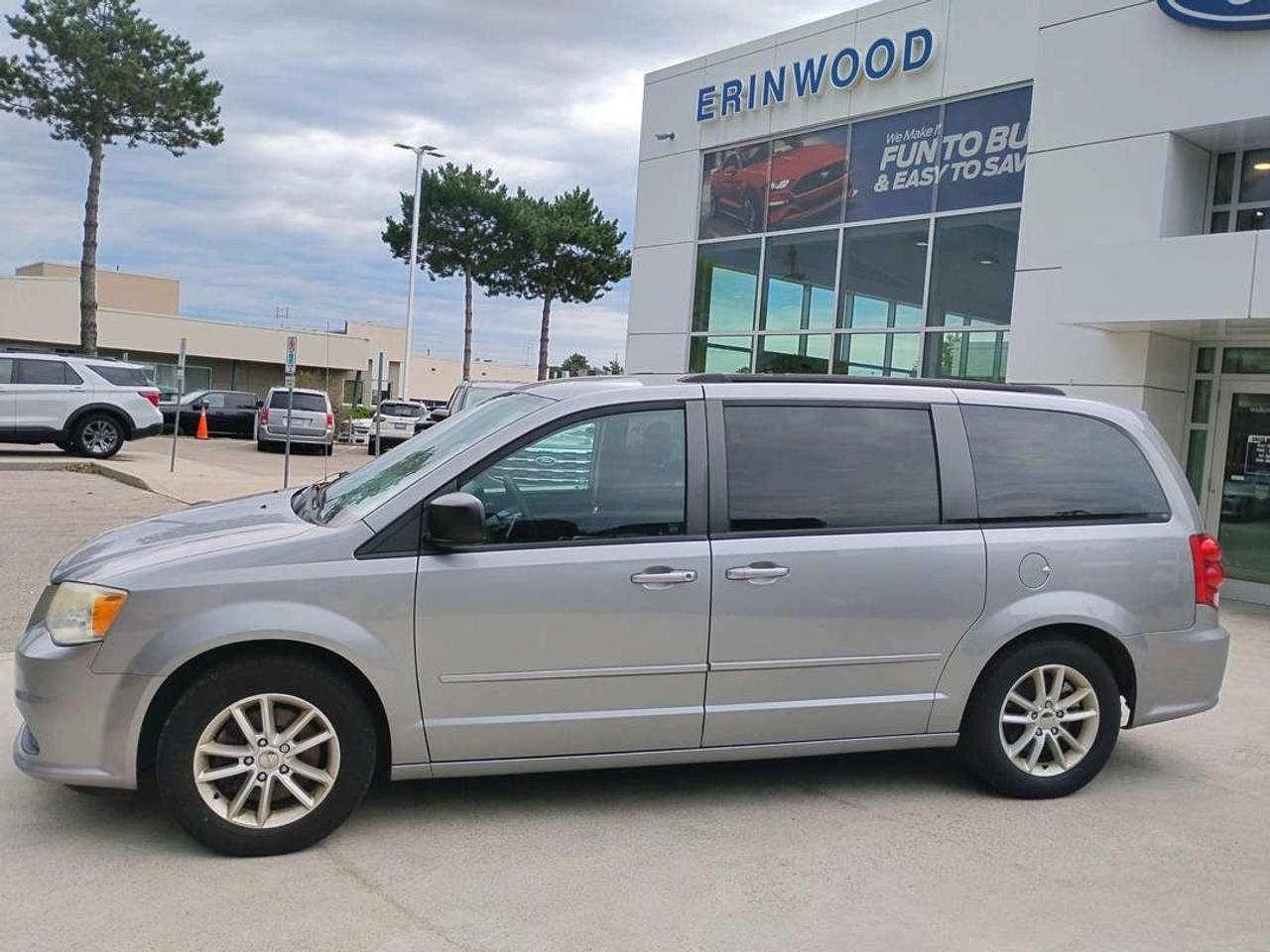 2014 Dodge Grand Caravan SE Photo3