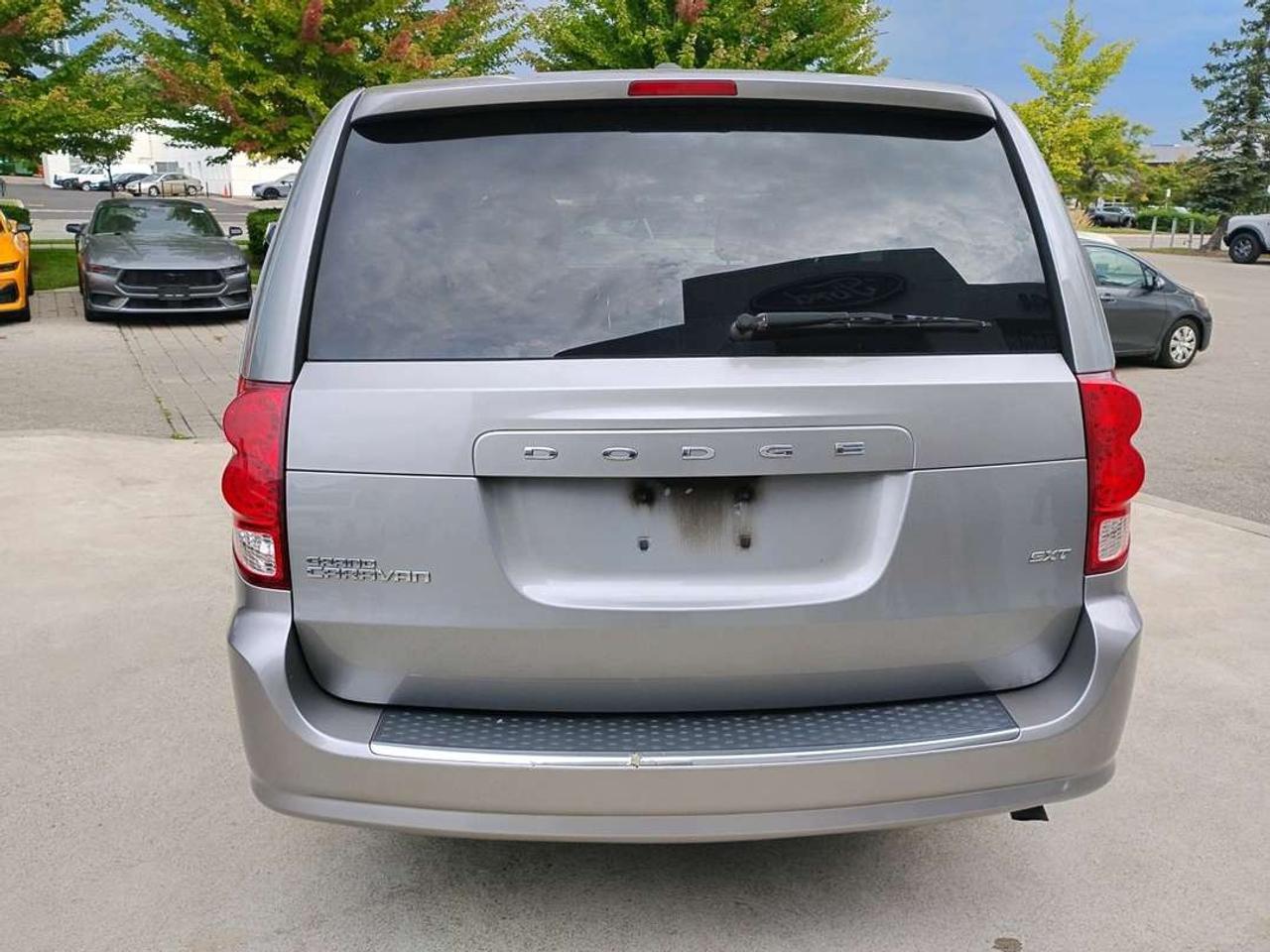2014 Dodge Grand Caravan SE Photo
