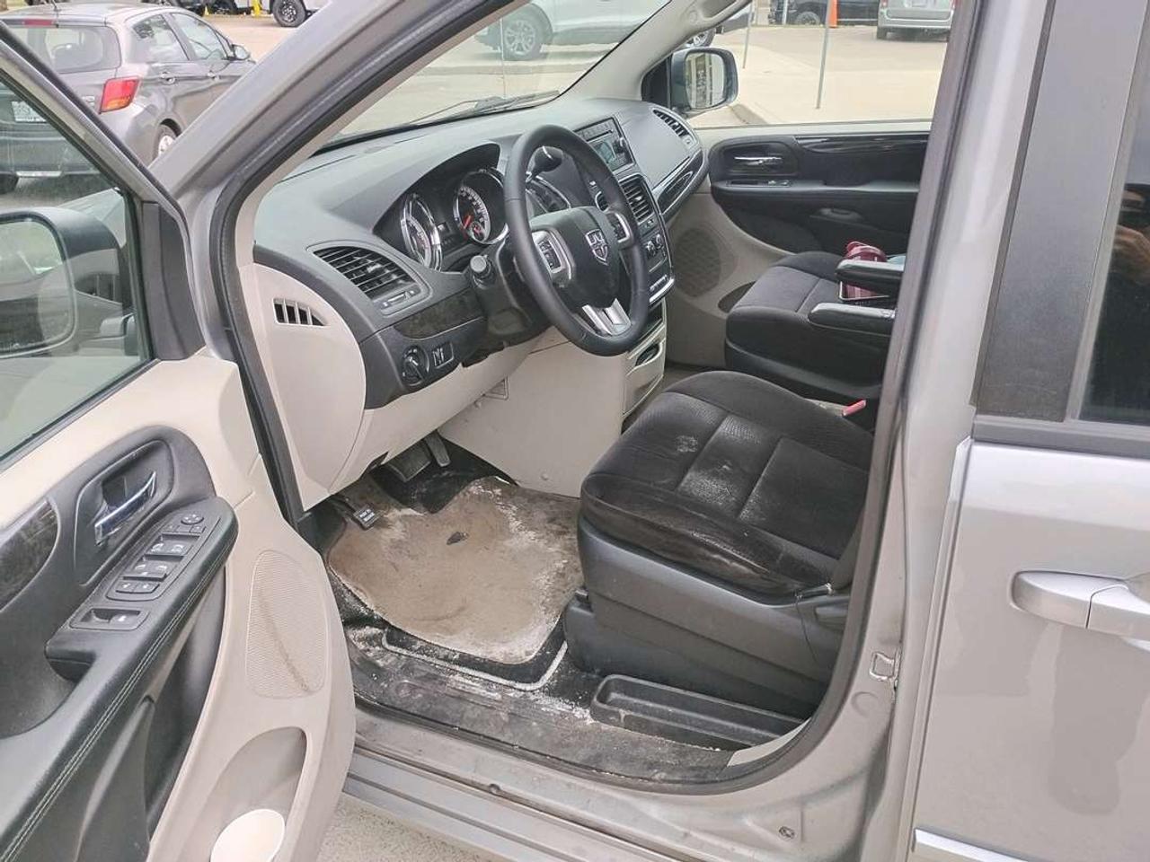 2014 Dodge Grand Caravan SE Photo