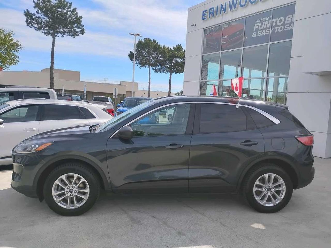 2022 Ford Escape SE Photo