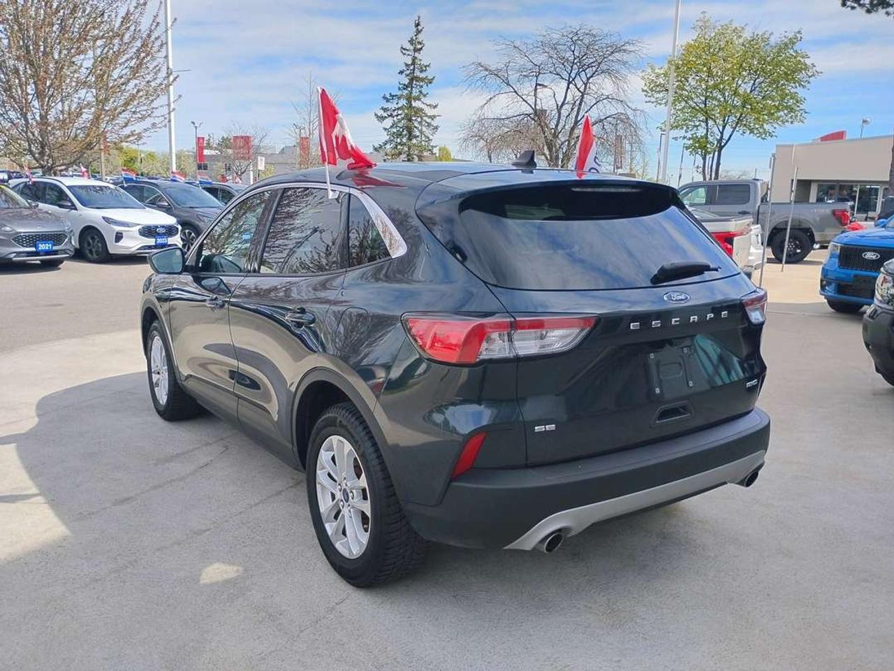 2022 Ford Escape SE Photo3