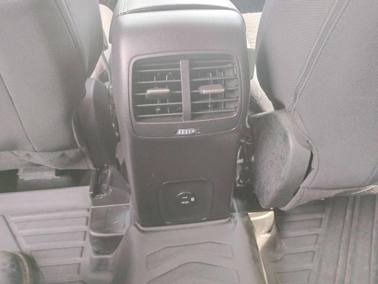2022 Ford Escape SE Photo