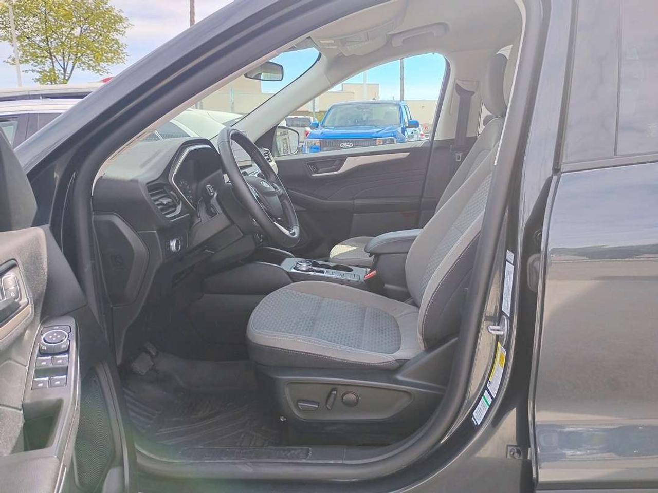 2022 Ford Escape SE Photo