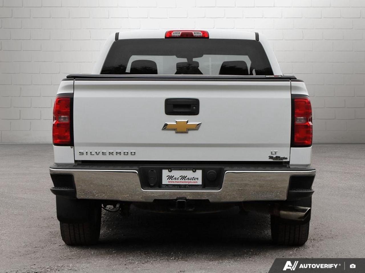 2015 Chevrolet Silverado 1500 Crew Cab Short Box 4-Wheel Drive LT w/1LT Photo