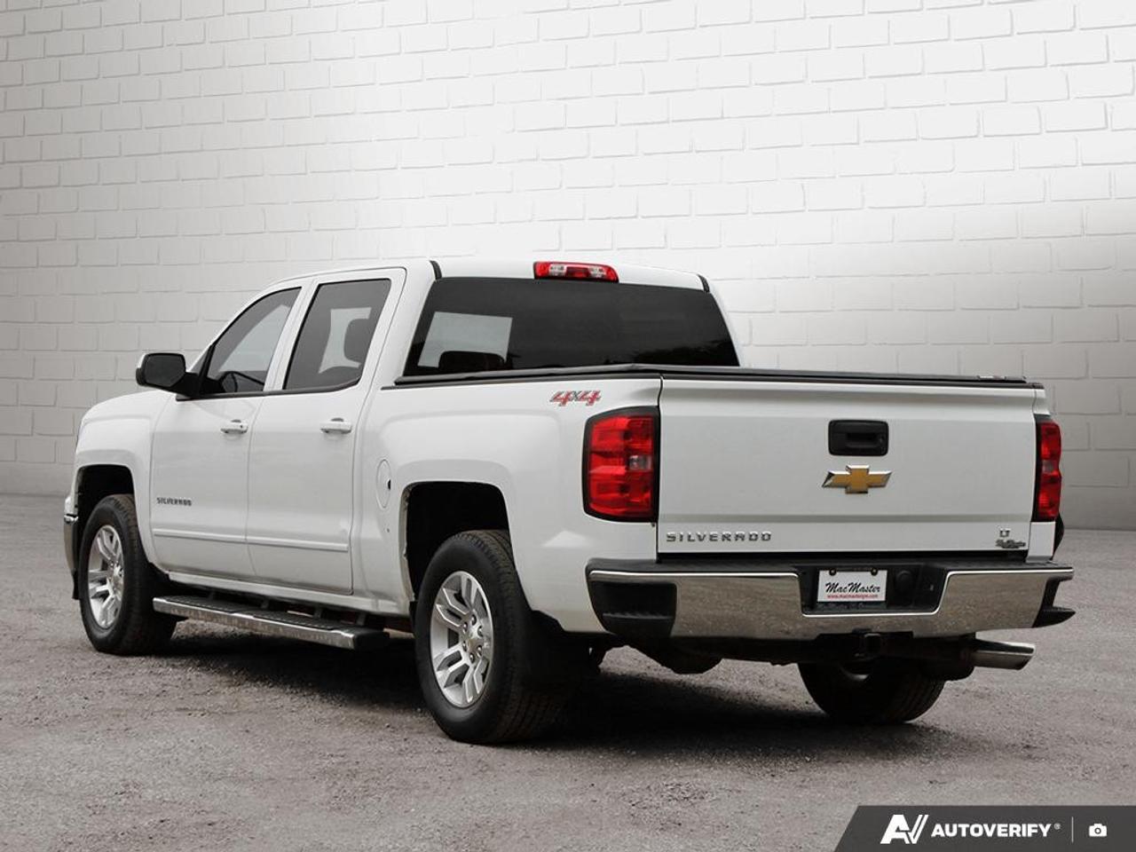2015 Chevrolet Silverado 1500 Crew Cab Short Box 4-Wheel Drive LT w/1LT Photo2