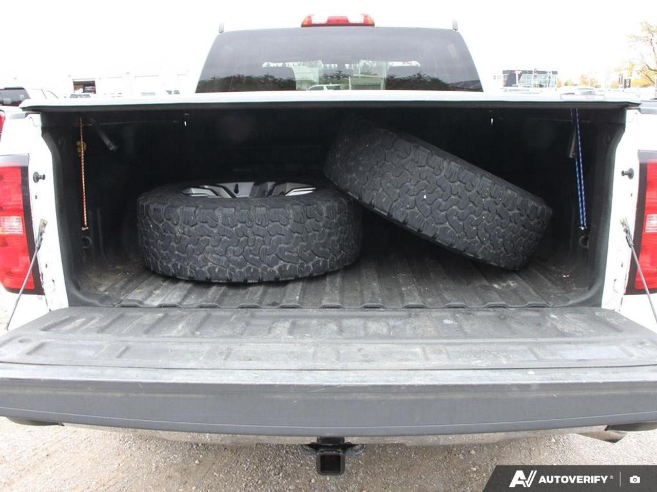 2015 Chevrolet Silverado 1500 Crew Cab Short Box 4-Wheel Drive LT w/1LT Photo