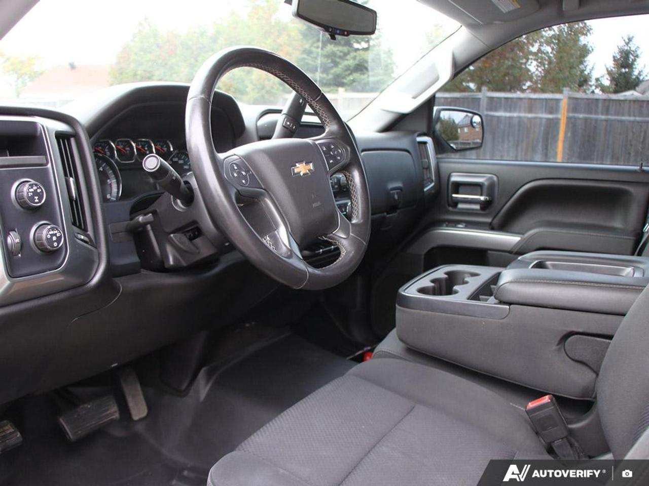 2015 Chevrolet Silverado 1500 Crew Cab Short Box 4-Wheel Drive LT w/1LT Photo