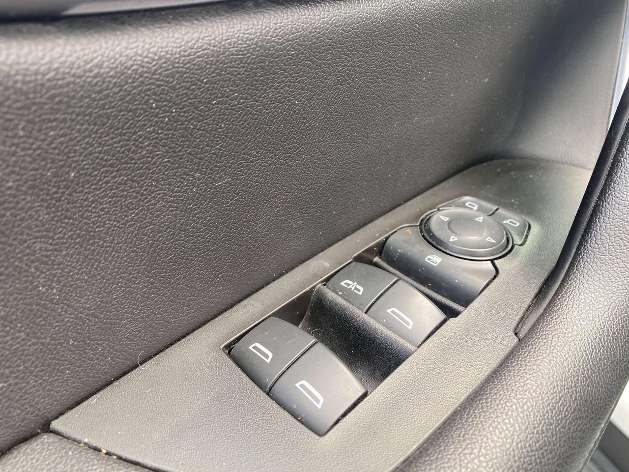 2021 Chevrolet Blazer LT, 2.0L, REMOTE START, BACK UP CAM, HEATED CLOTH! Photo