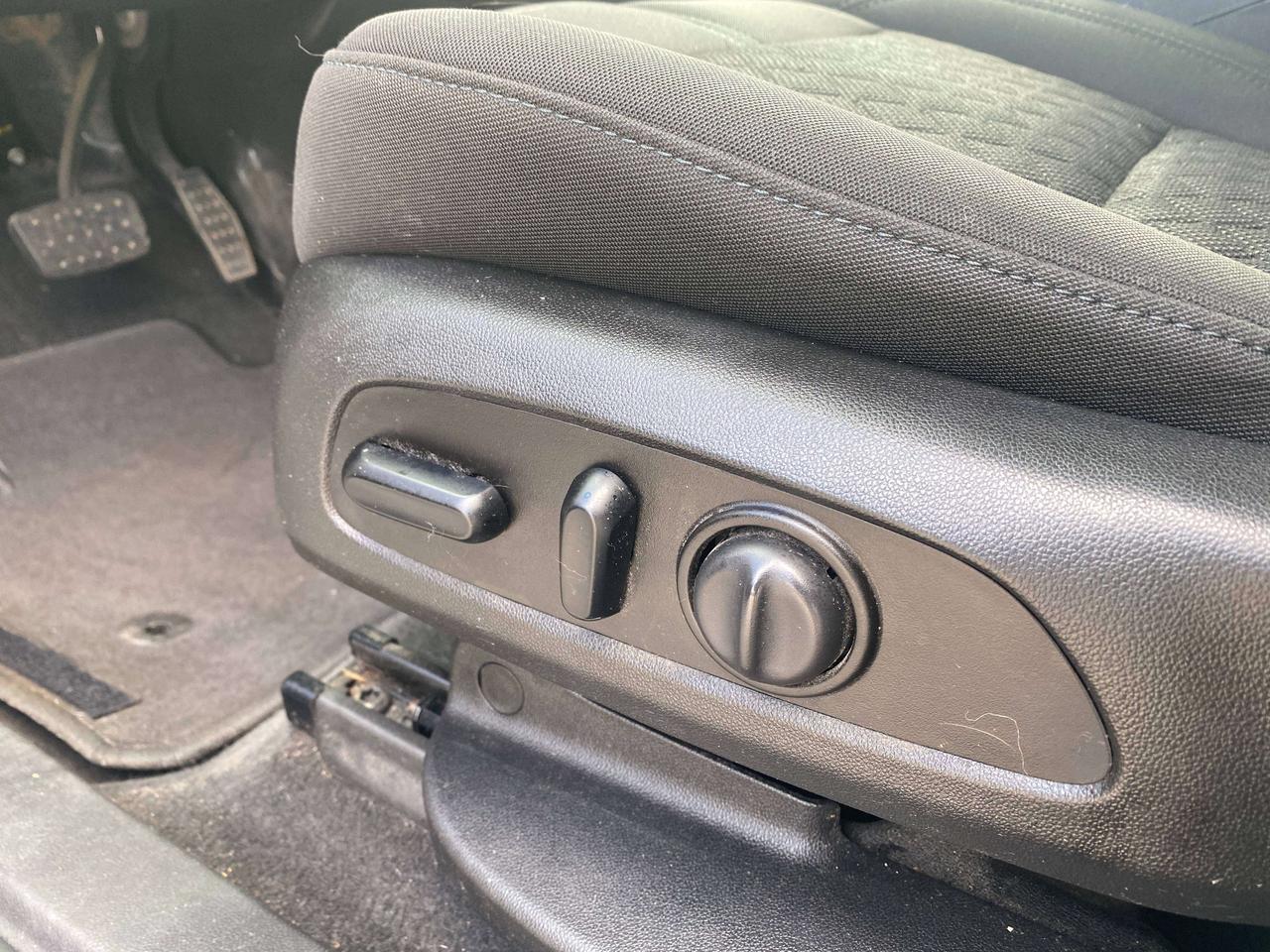 2021 Chevrolet Blazer LT, 2.0L, REMOTE START, BACK UP CAM, HEATED CLOTH! Photo