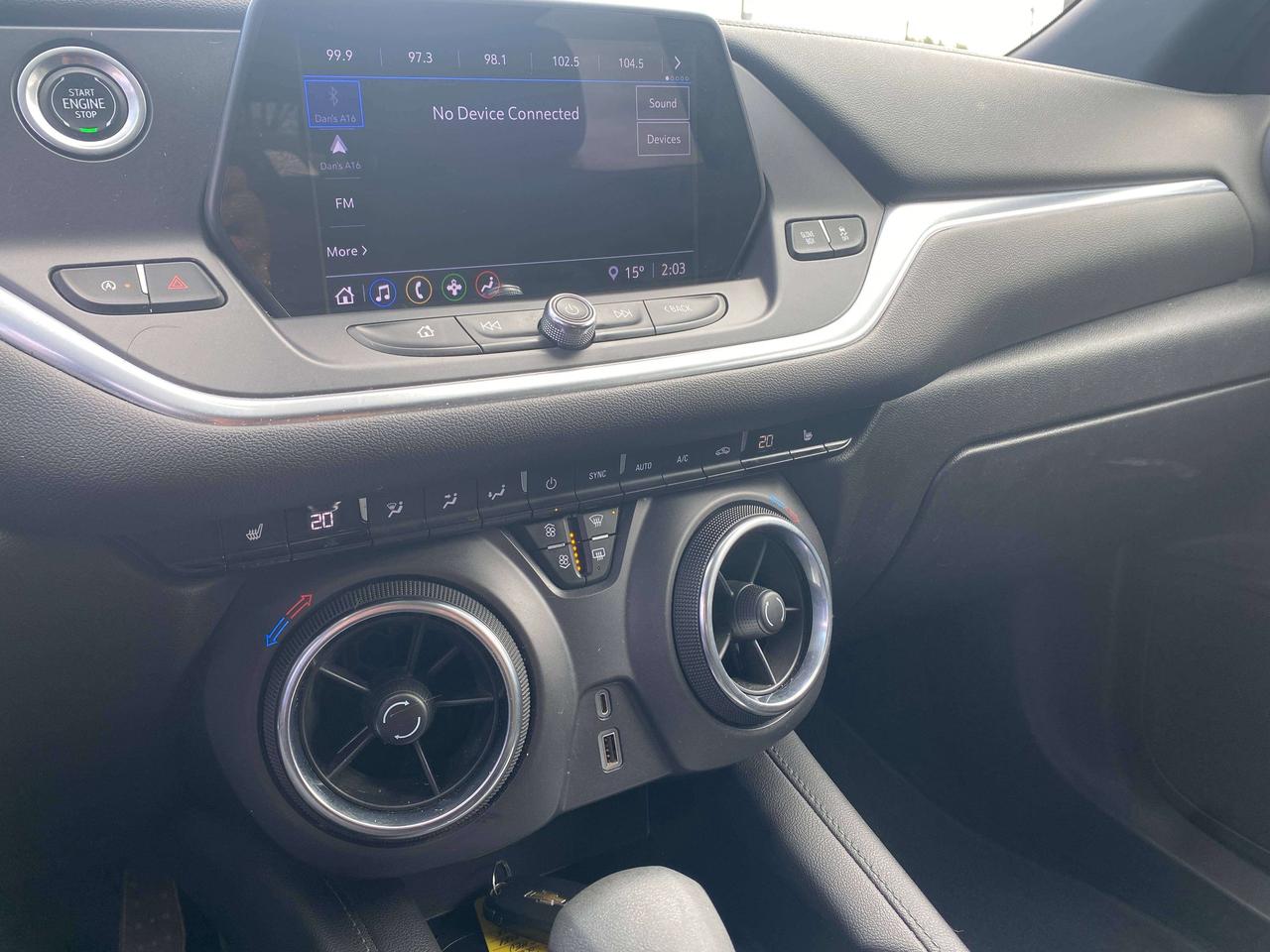 2021 Chevrolet Blazer LT, 2.0L, REMOTE START, BACK UP CAM, HEATED CLOTH! Photo
