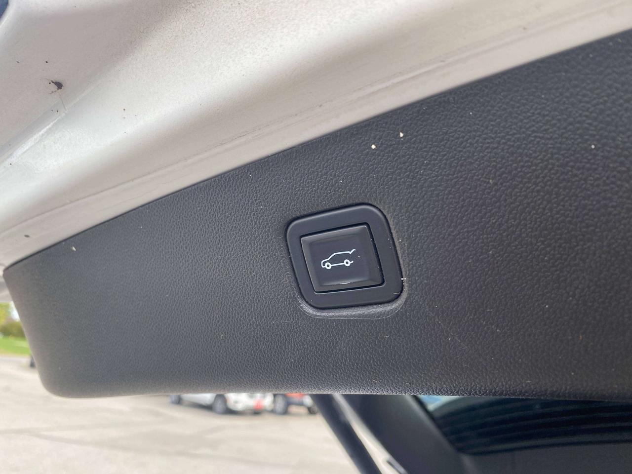 2021 Chevrolet Blazer LT, 2.0L, REMOTE START, BACK UP CAM, HEATED CLOTH! Photo