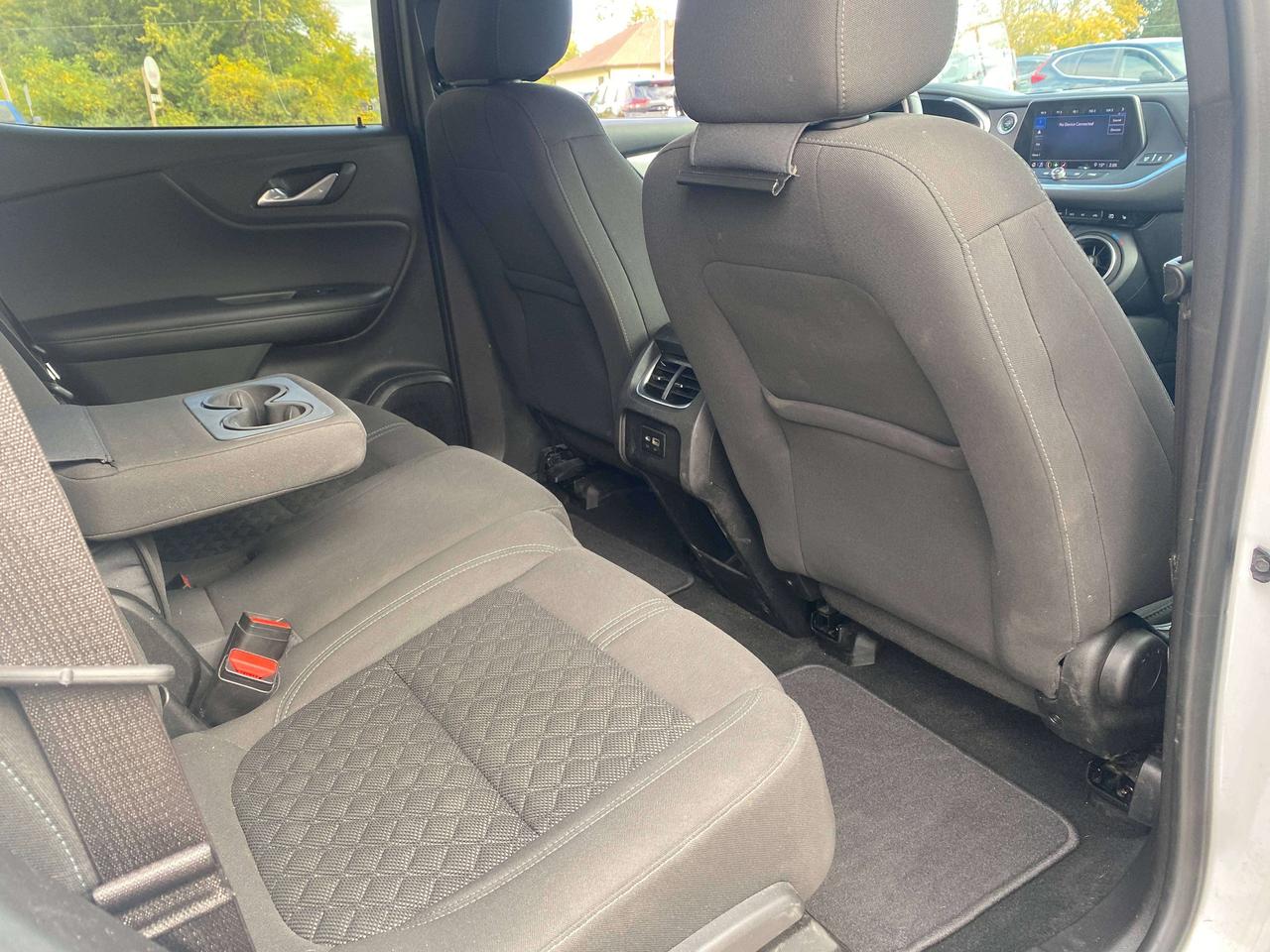 2021 Chevrolet Blazer LT, 2.0L, REMOTE START, BACK UP CAM, HEATED CLOTH! Photo