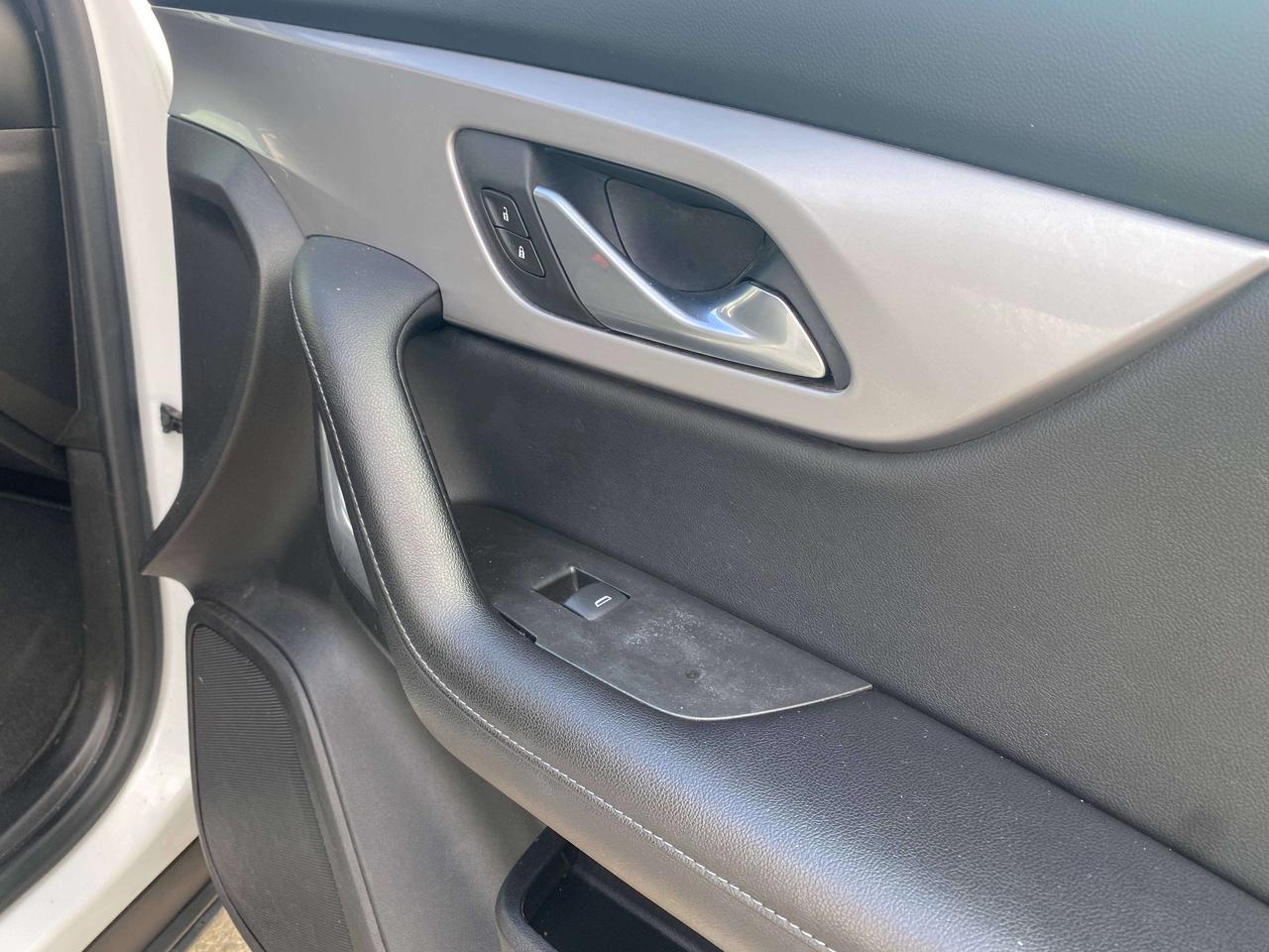 2021 Chevrolet Blazer LT, 2.0L, REMOTE START, BACK UP CAM, HEATED CLOTH! Photo