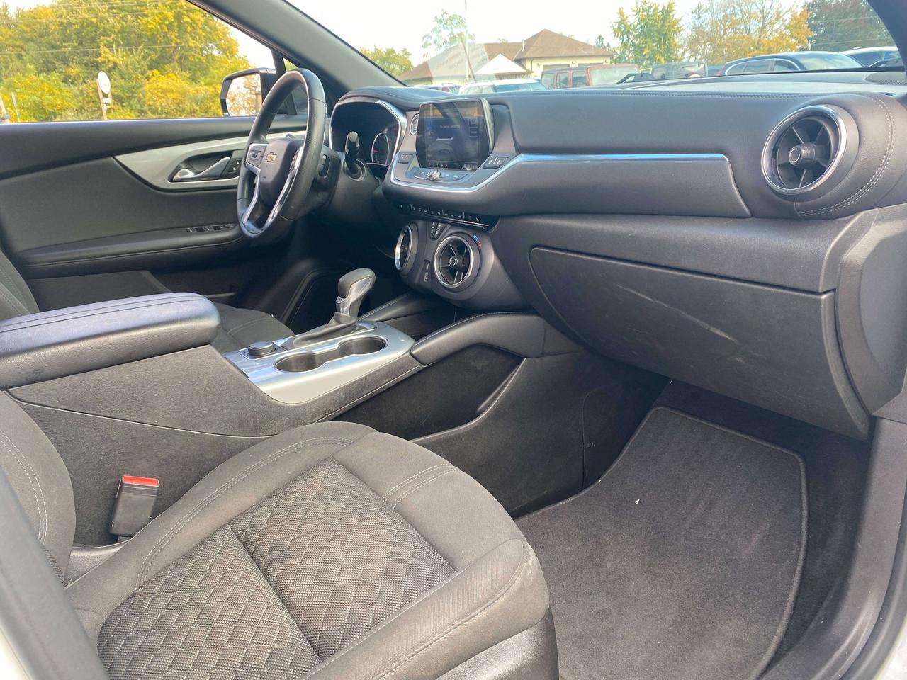 2021 Chevrolet Blazer LT, 2.0L, REMOTE START, BACK UP CAM, HEATED CLOTH! Photo
