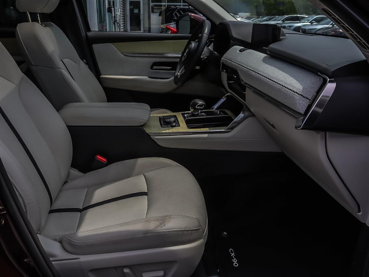 2024 Mazda CX-90 MHEV Signature AWD Photo