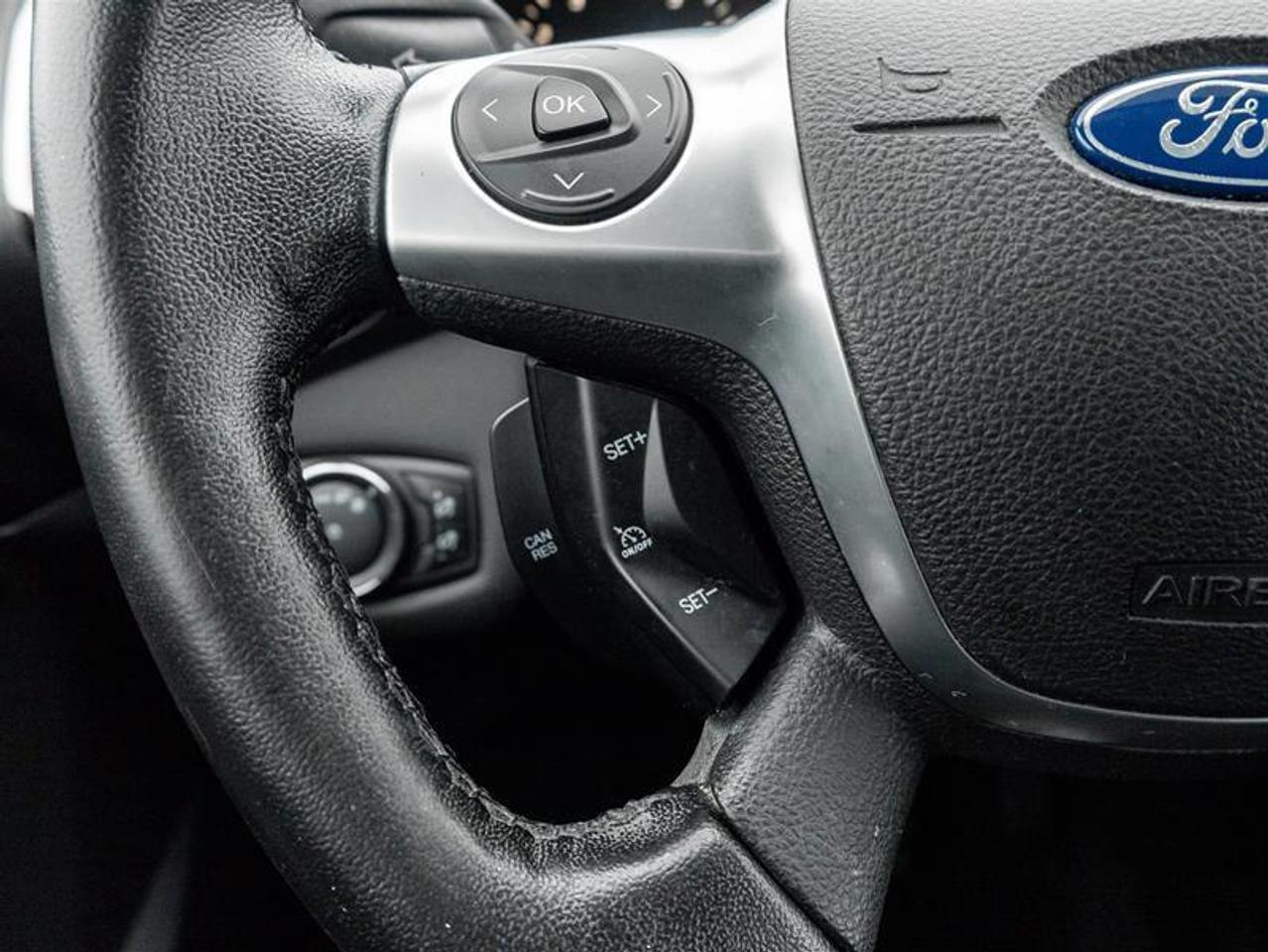 2014 Ford Escape Titanium 4dr Front-Wheel Drive Photo