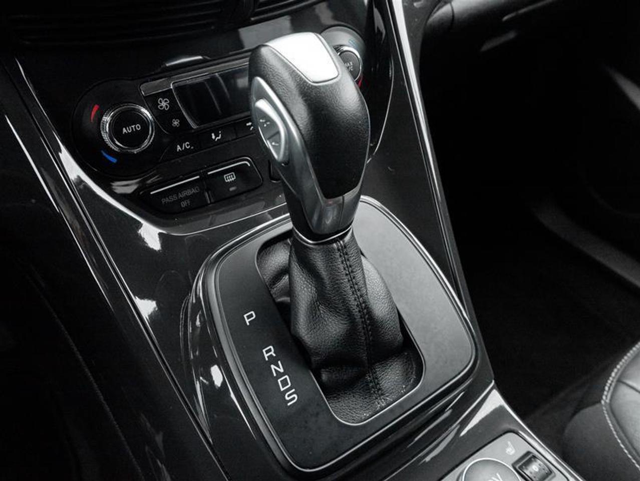 2014 Ford Escape Titanium 4dr Front-Wheel Drive Photo