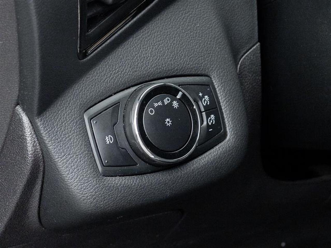 2014 Ford Escape Titanium 4dr Front-Wheel Drive Photo