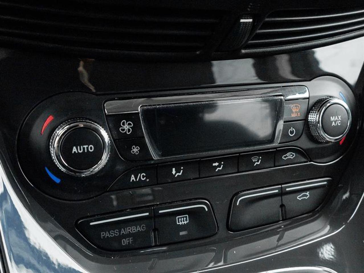 2014 Ford Escape Titanium 4dr Front-Wheel Drive Photo