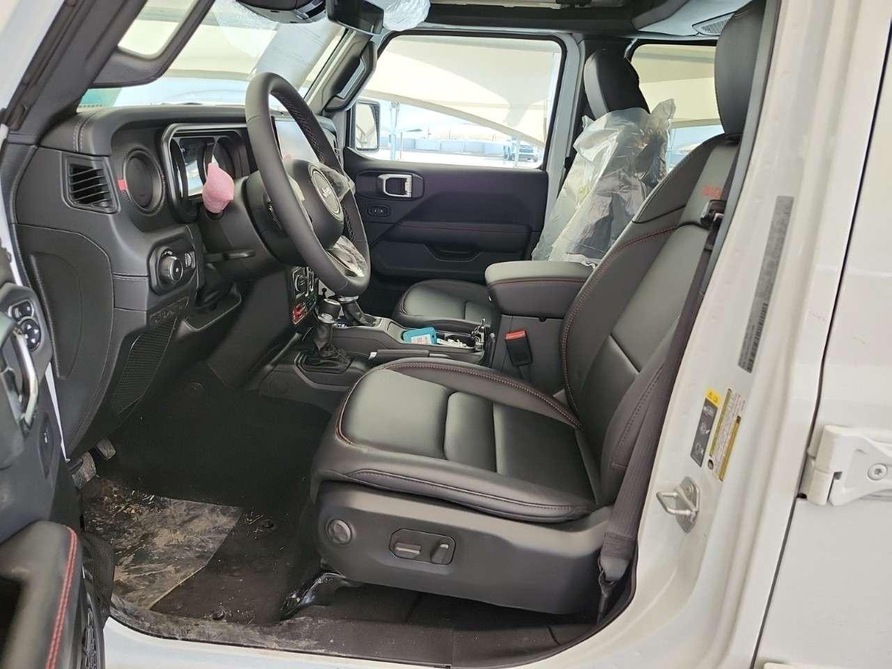 2026 Jeep Wrangler Rubicon X 4 Door 4x4 X   STEEL BUMPERS   CARPLAY   HEATED SEATS   REMOTE START   PERFORMANCE HOOD Photo4