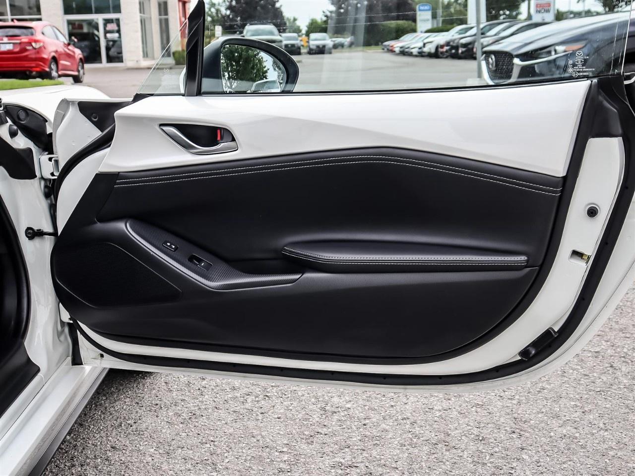 2023 Mazda MX-5  Photo