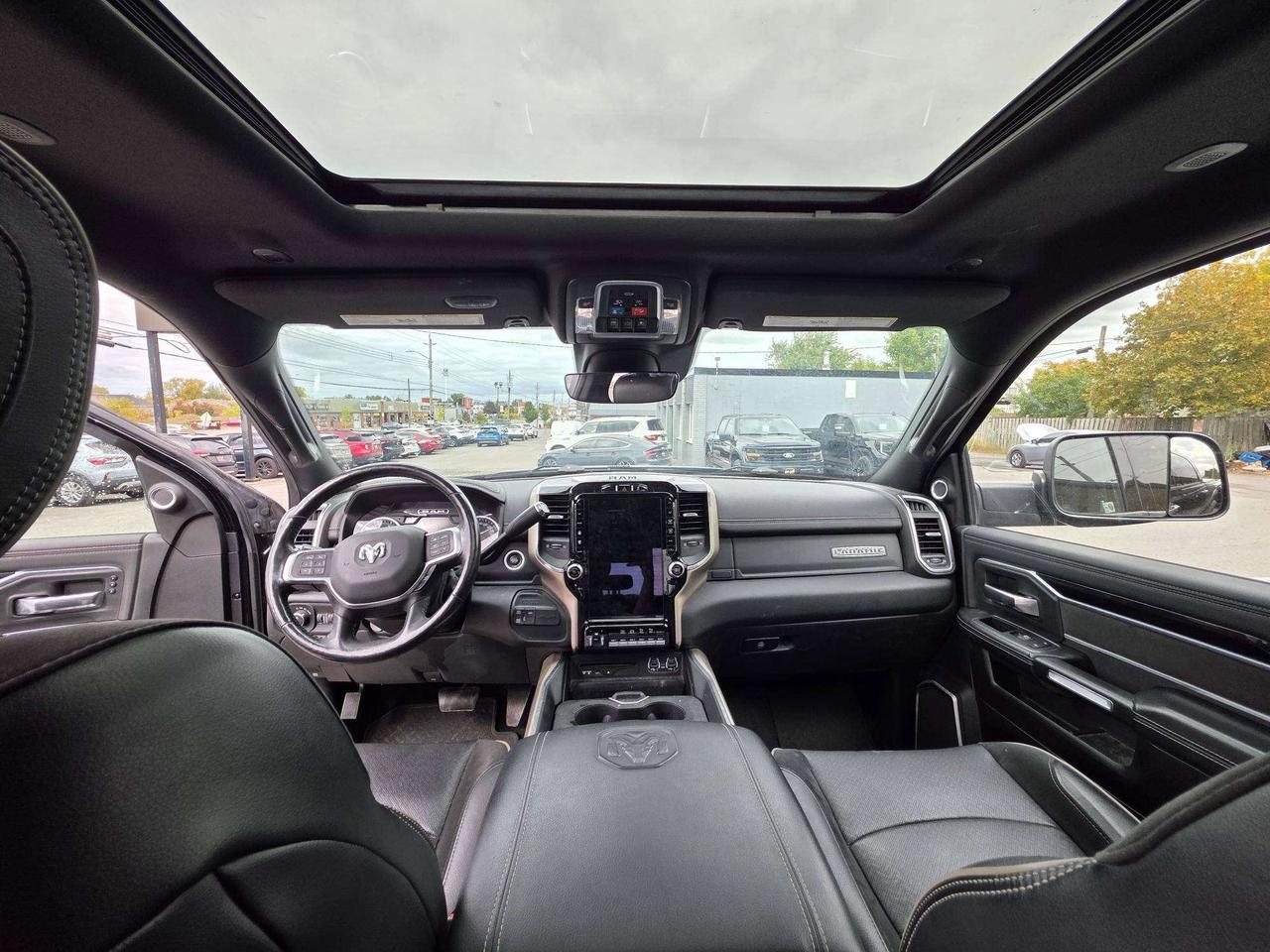 2019 RAM 2500 Laramie 4x4 Sunroof Leather Nav Back Up Camera Photo3