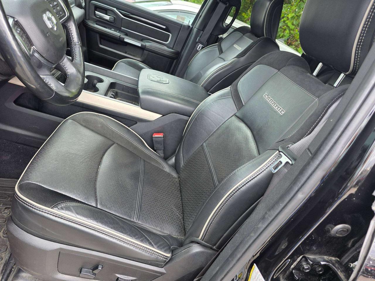 2019 RAM 2500 Laramie 4x4 Sunroof Leather Nav Back Up Camera Photo