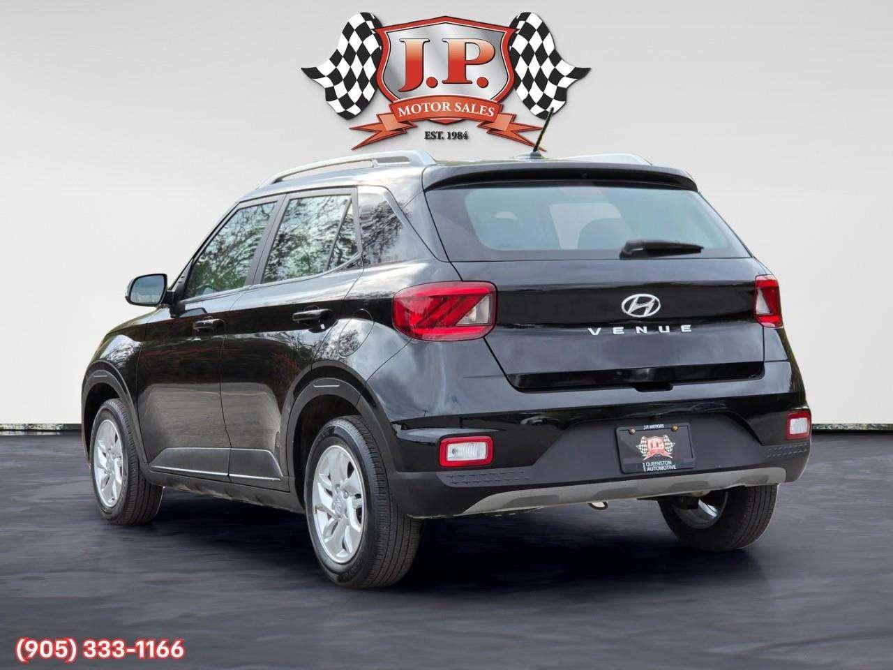 2024 Hyundai Venue Preferred Apple CarPlay & Android Auto • Remote Start System • Heated Front Seats • Lane Assist • Keyless Entry Photo4