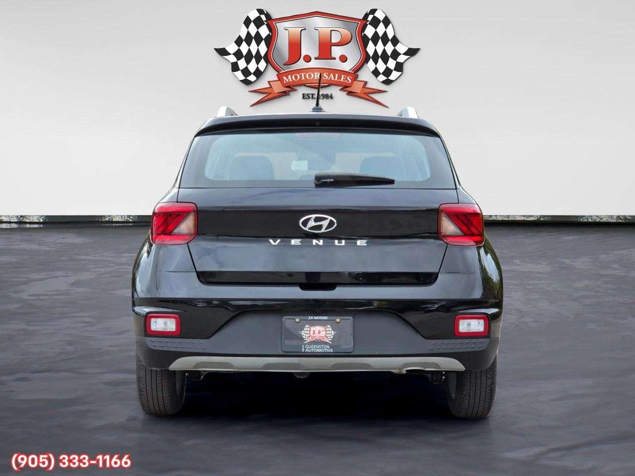 2024 Hyundai Venue Preferred Apple CarPlay & Android Auto • Remote Start System • Heated Front Seats • Lane Assist • Keyless Entry Photo