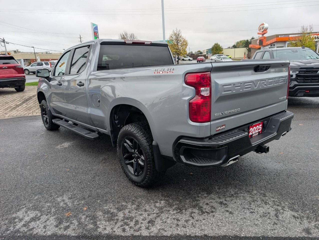2025 Chevrolet Silverado 1500 Crew Cab Standard Box 4-Wheel Drive Custom Trail Boss Photo