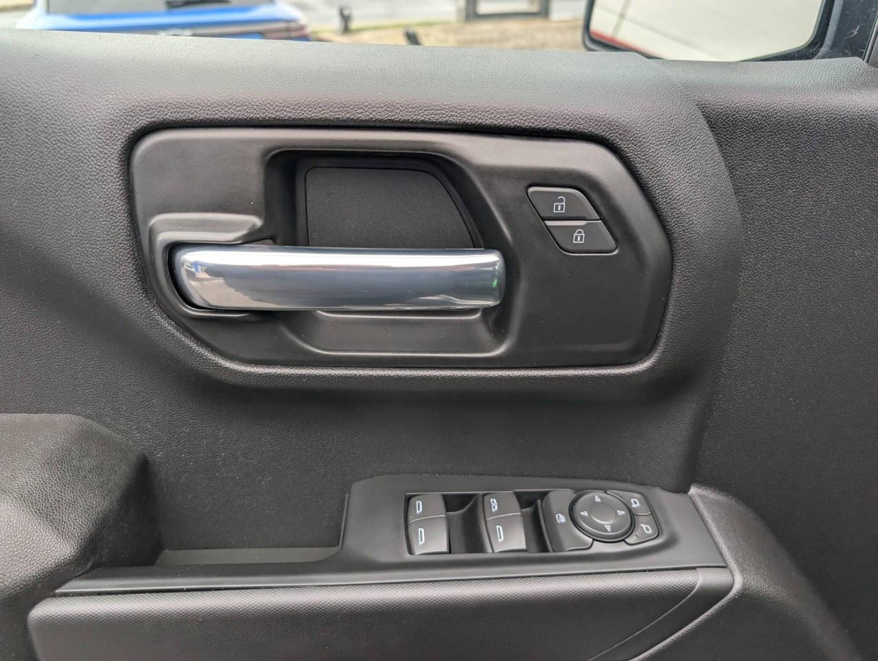 2025 Chevrolet Silverado 1500 Crew Cab Standard Box 4-Wheel Drive Custom Trail Boss Photo