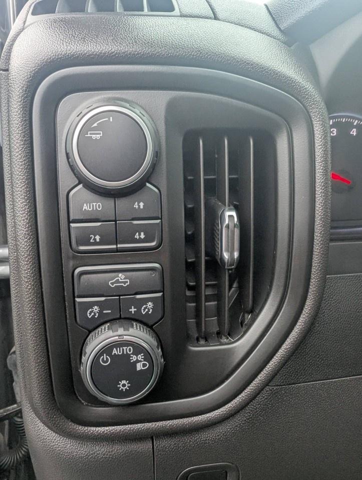 2025 Chevrolet Silverado 1500 Crew Cab Standard Box 4-Wheel Drive Custom Trail Boss Photo